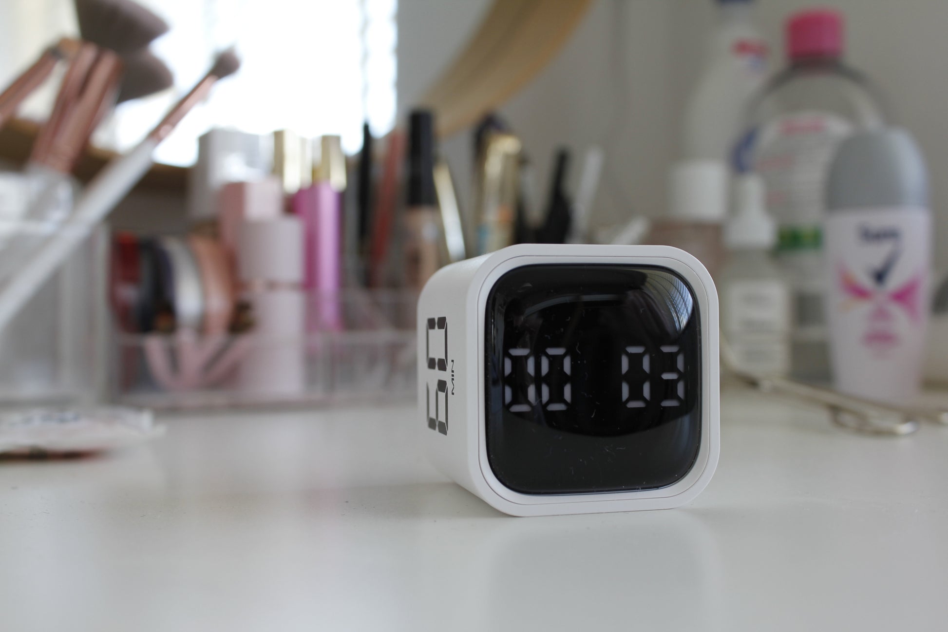 Gravity flip timer used in a home workspace